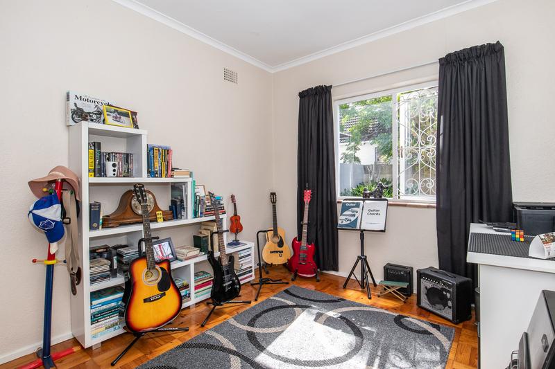 To Let 3 Bedroom Property for Rent in Meadowridge Western Cape